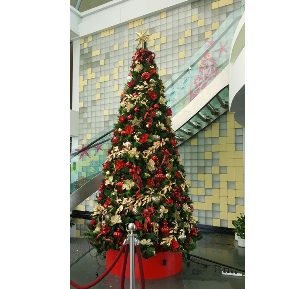 12_FT_CHRISTMAS_TREE
